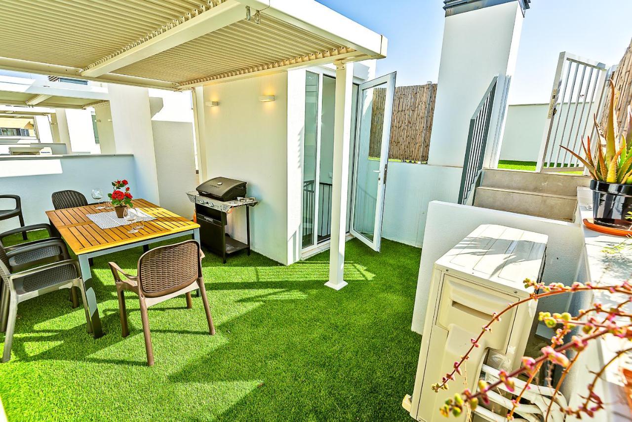 Oceanfront Duplex With A Rooftop Pool And Terrace Apartment